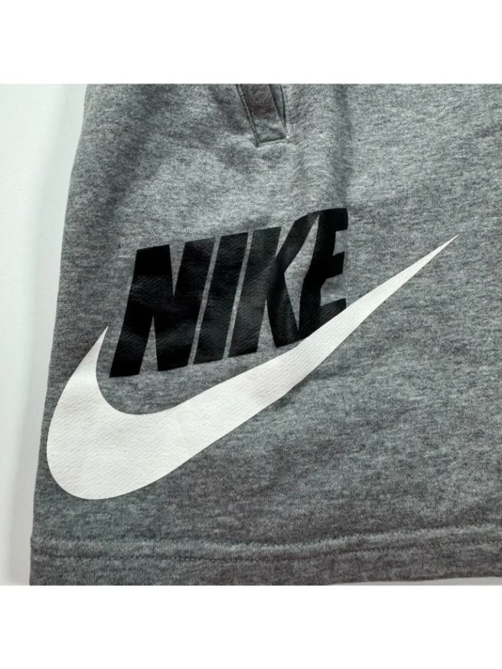 Nike Sportswear Club Fleece Shorts Boys M Gray Cotton Sweat Performance Running